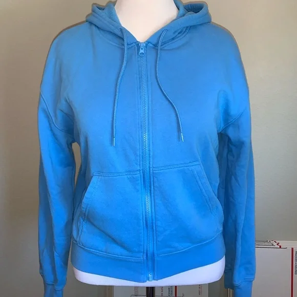 2/$15 Sanrio Cinnamoroll Daisy blue hoodie - Picture 5 of 10